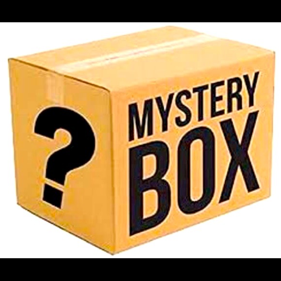 Large box of baseball cards 2500
